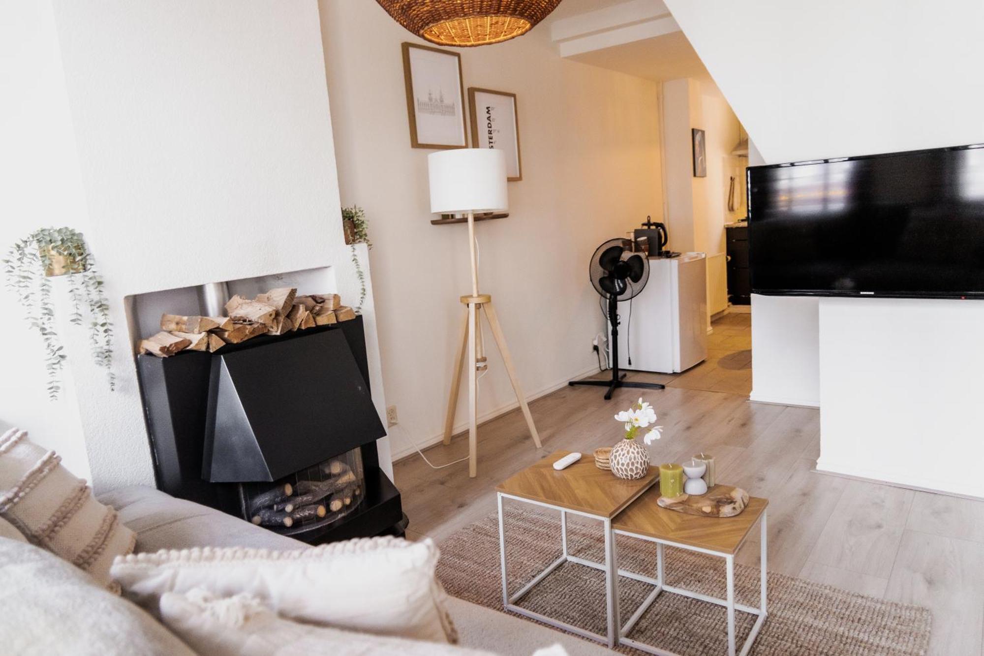 Chic Rembrandt Flat Near Bars, Cafes, Museums